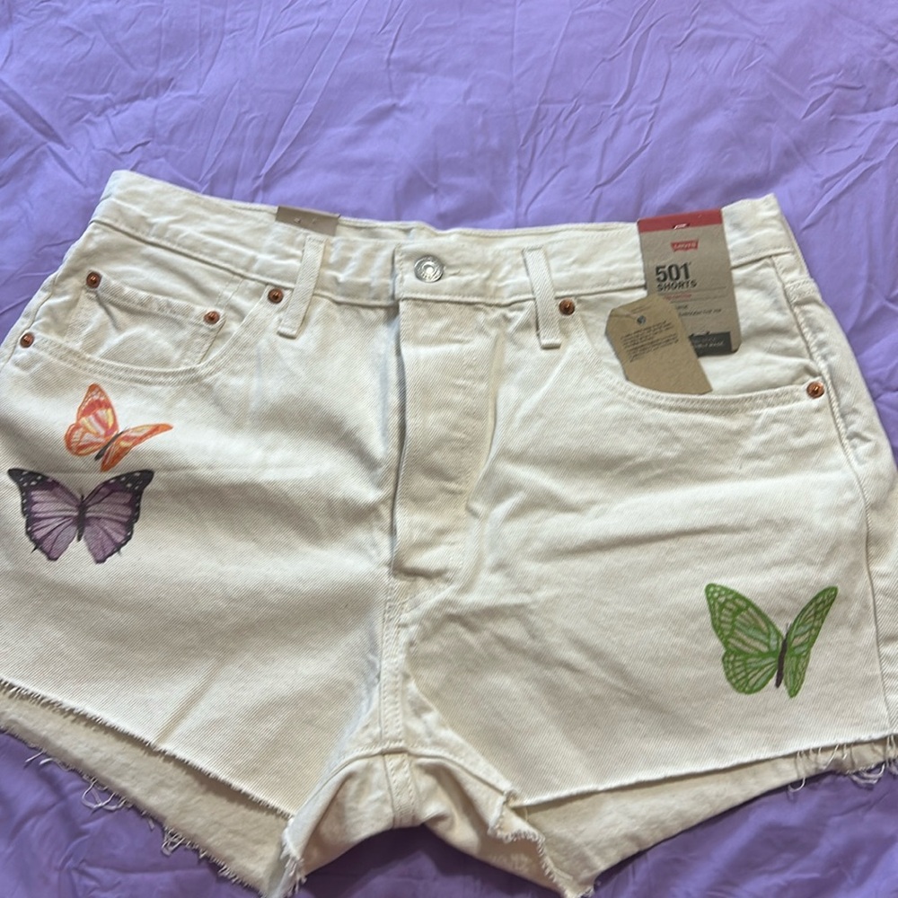 Levi’s 501 Butterfly size 32. Brand new with tags and never worn.